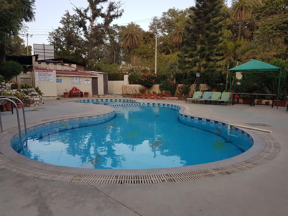 Hotel Savera Palace Mount Ábú Exteriér fotografie