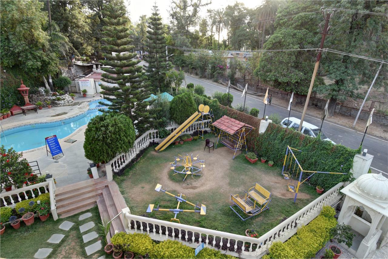 Hotel Savera Palace Mount Ábú Exteriér fotografie